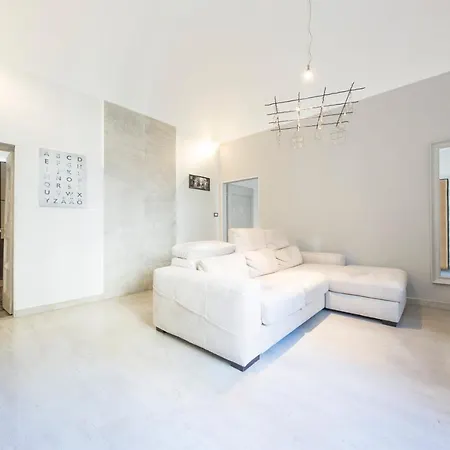 Leo's House By Holidayhome24 Apartment